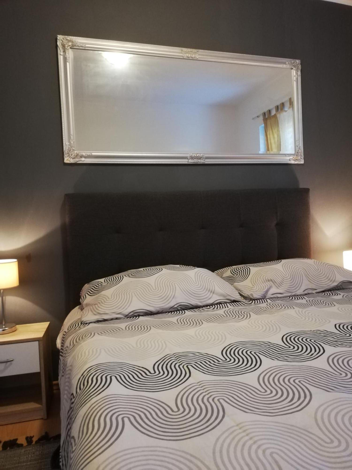 Apartments Poretti For 2,In Center Parking Free In The Yard,6 Min Beach Walk 로비니 외부 사진