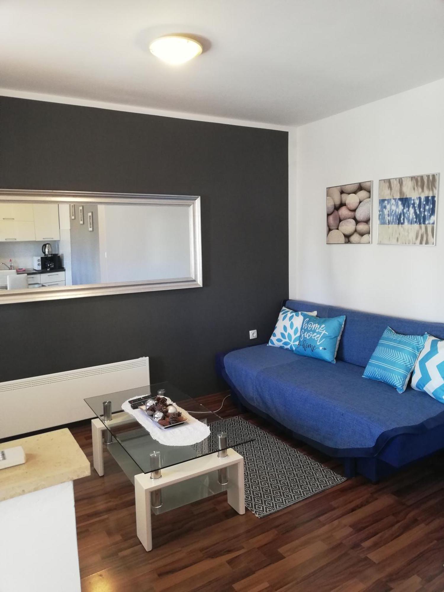 Apartments Poretti For 2,In Center Parking Free In The Yard,6 Min Beach Walk 로비니 외부 사진