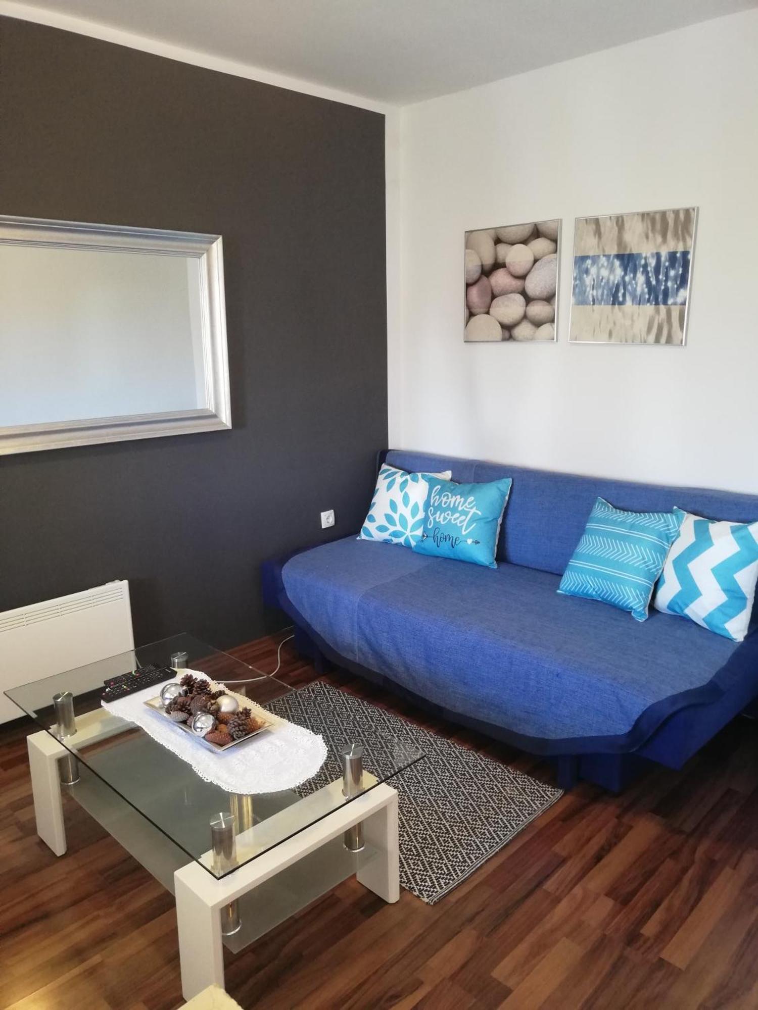 Apartments Poretti For 2,In Center Parking Free In The Yard,6 Min Beach Walk 로비니 외부 사진