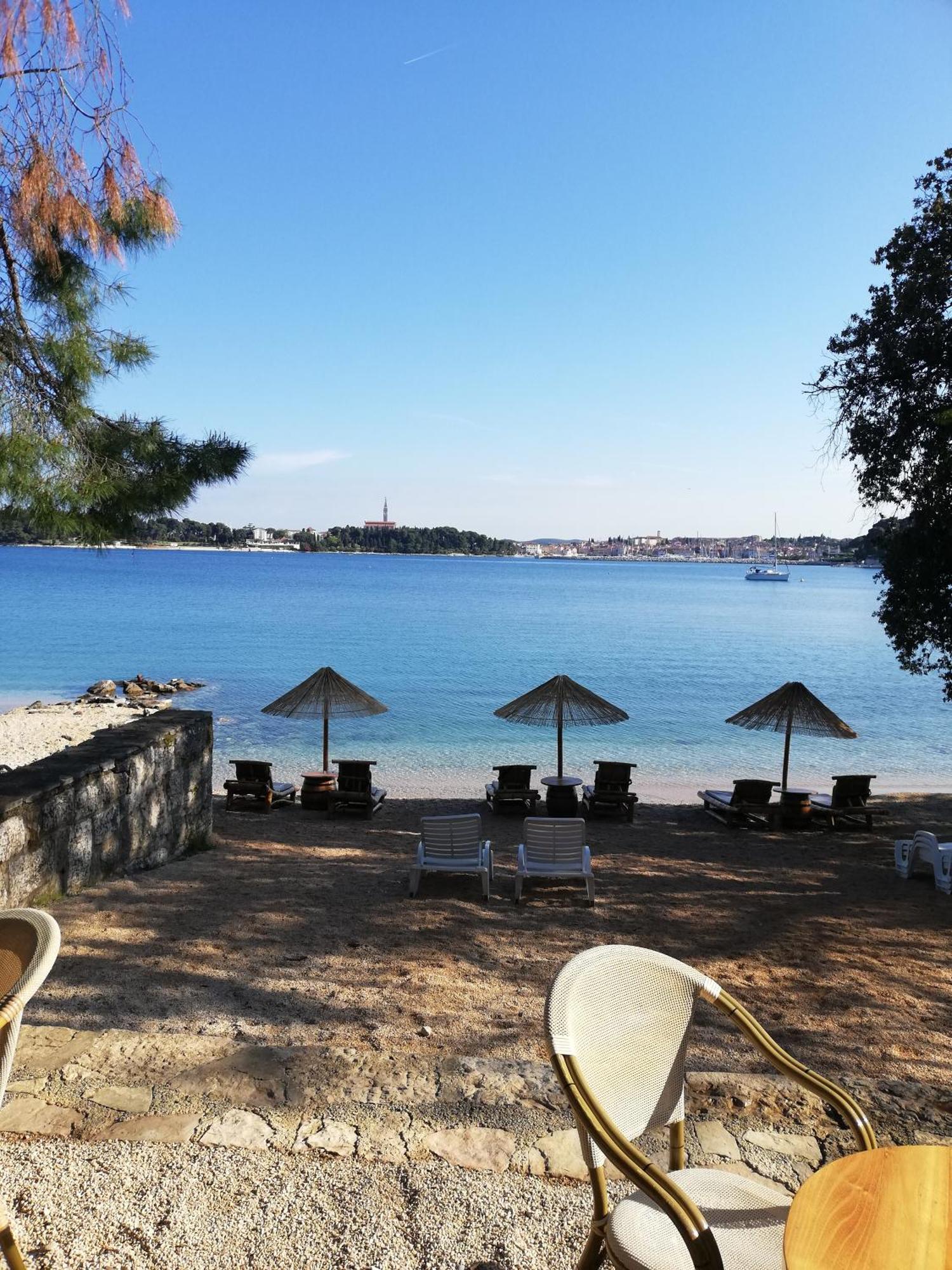 Apartments Poretti For 2,In Center Parking Free In The Yard,6 Min Beach Walk 로비니 외부 사진