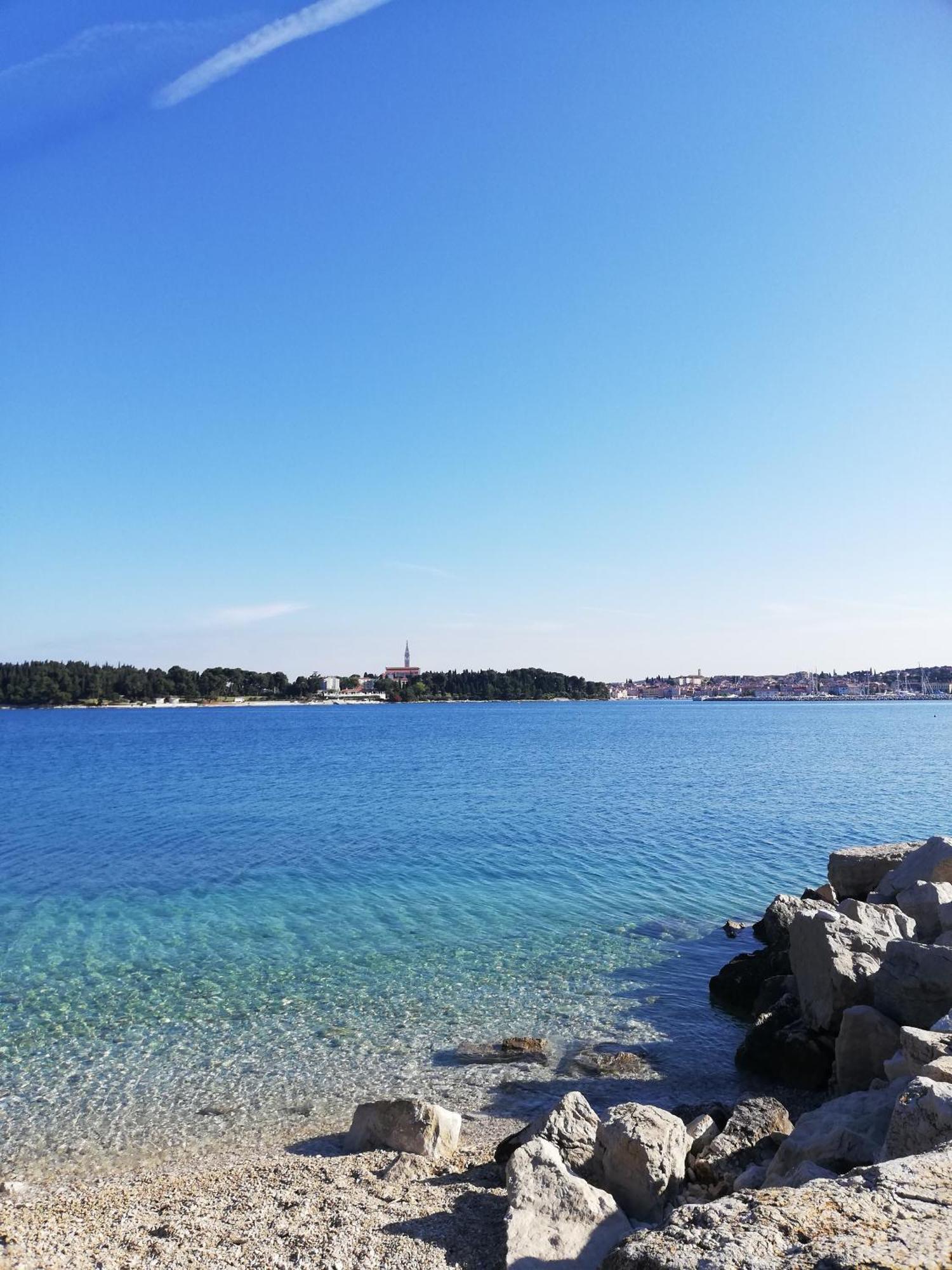 Apartments Poretti For 2,In Center Parking Free In The Yard,6 Min Beach Walk 로비니 외부 사진